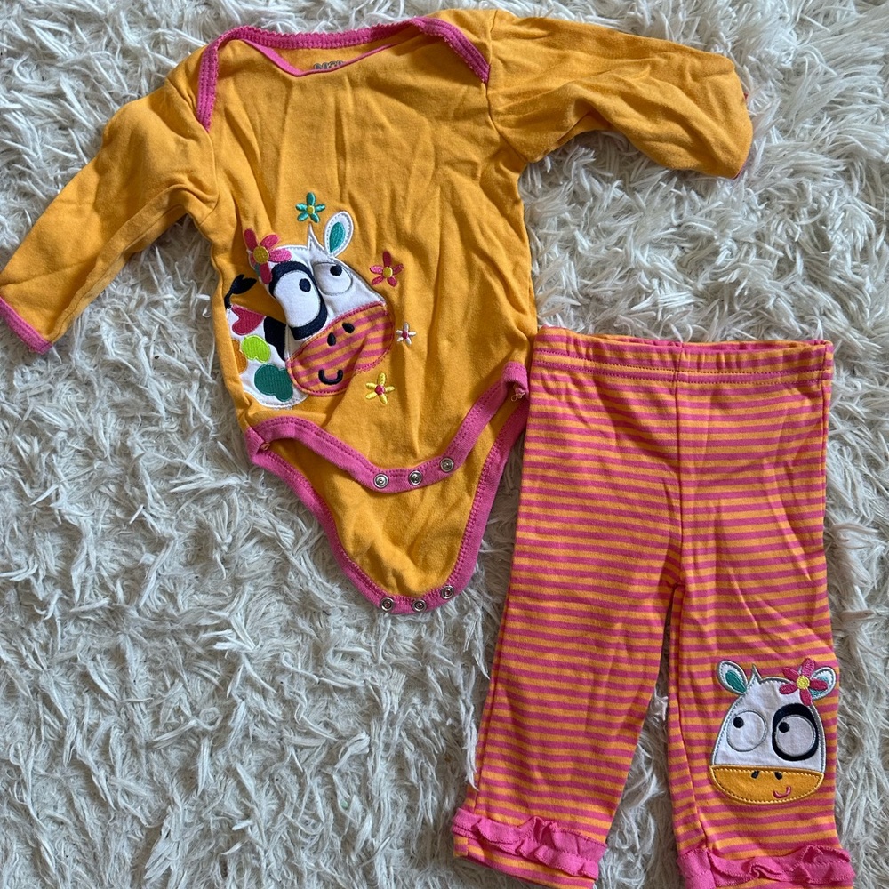 Nuby Cow Outfit Size 6-9M